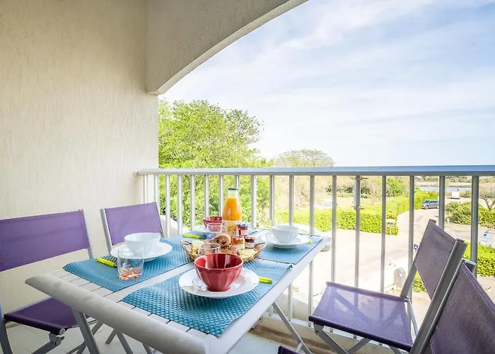 Apartment Les Terrasses De La Mer-13 By Interhome